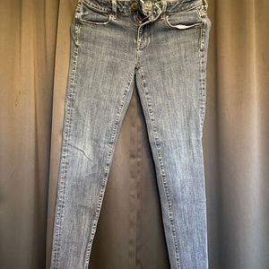 American eagle super stretch jean.